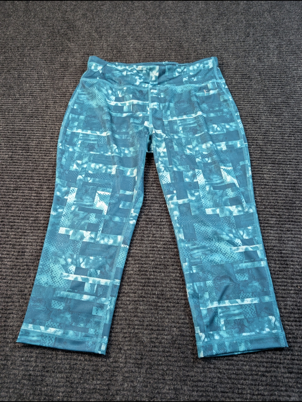 Women's Teal Patterned Capris Leggings
